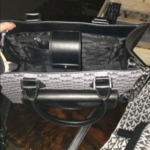 Micheal Kors Black & Gray purse